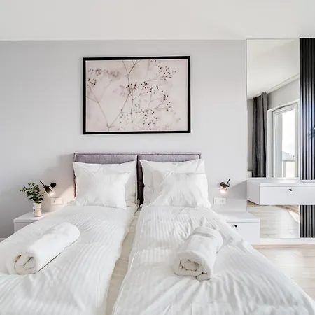 Rent Invest - Quorum Parking Klimatyzacja Apartman *