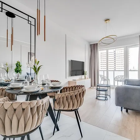 Rent Invest - Quorum Parking Klimatyzacja Apartman *