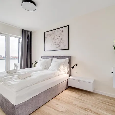 Rent Invest - Quorum Parking Klimatyzacja Apartman