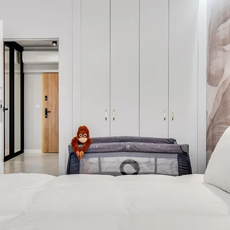Rent Invest - Quorum Parking Klimatyzacja Apartman *