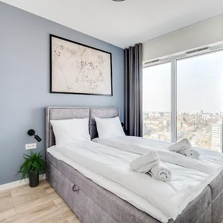 Rent Invest - Quorum Parking Klimatyzacja Apartman
