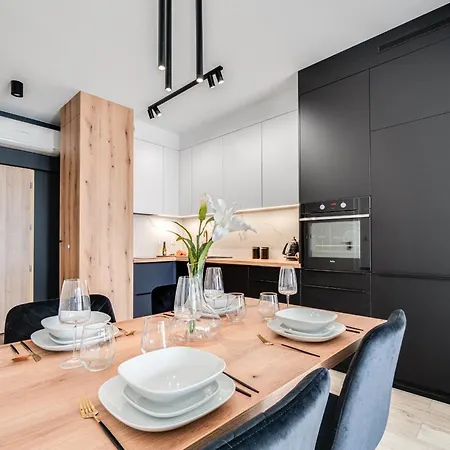 Rent Invest - Quorum Parking Klimatyzacja Apartamento