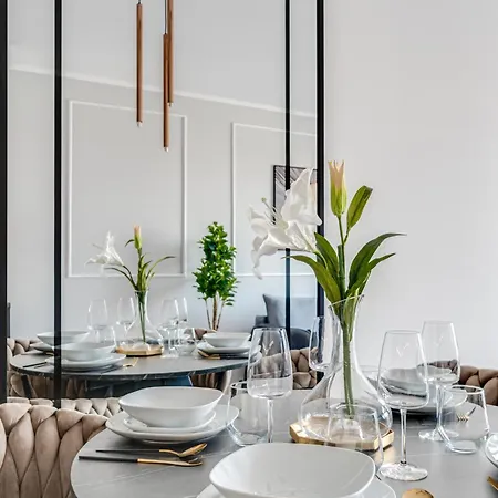 Rent Invest - Quorum Parking Klimatyzacja Apartmán