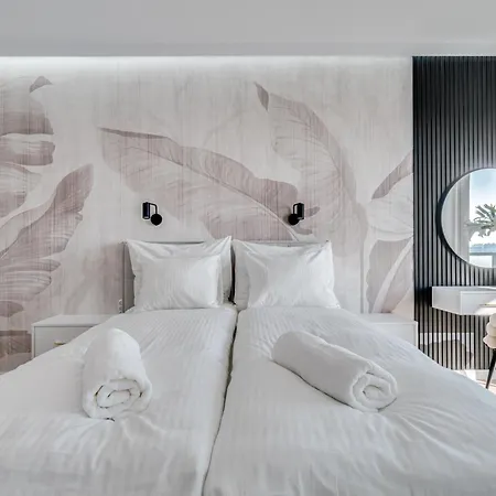 Rent Invest - Quorum Parking Klimatyzacja Apartmán Vratislav