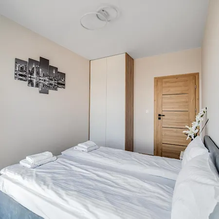 Rent Invest - Quorum Parking Klimatyzacja * Wroclaw