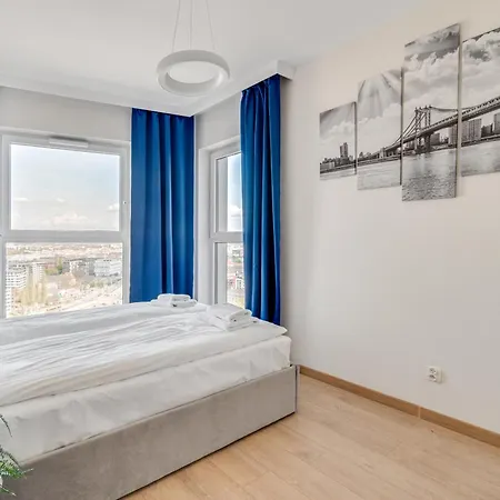 Rent Invest - Quorum Parking Klimatyzacja Apartment