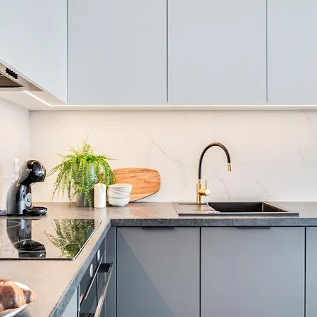 Rent Invest - Quorum Parking Klimatyzacja Apartmán