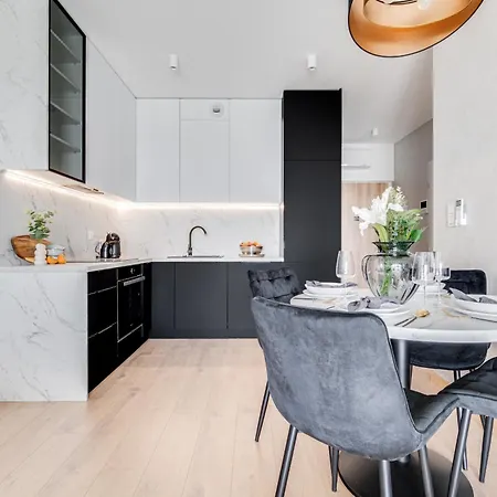 Rent Invest - Quorum Parking Klimatyzacja Apartmán *